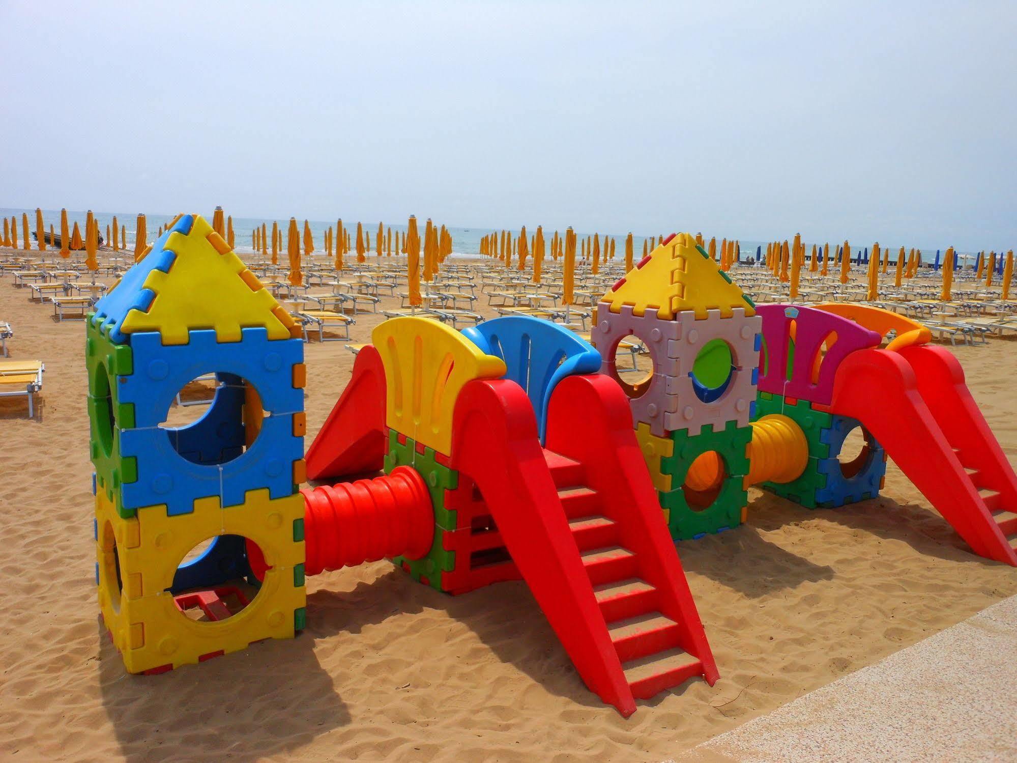 Hotel Jesolo Sand エクステリア 写真